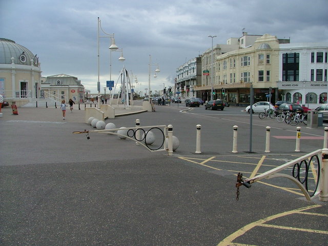 The design mess in front of the Pier